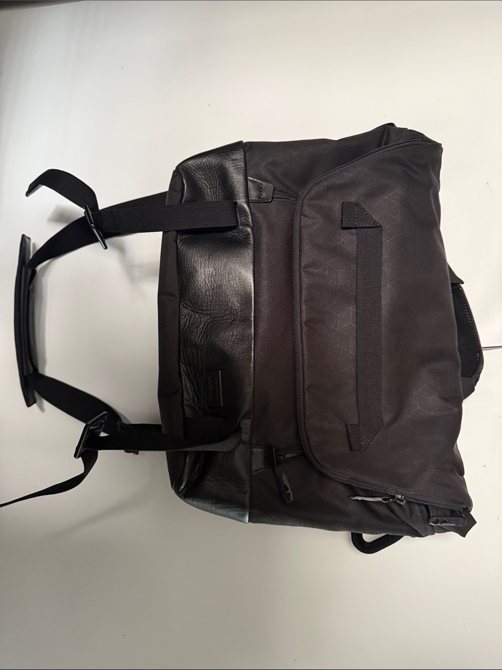 TUMI-Men's Black Travel Backpack - Sleek Everyday Bag